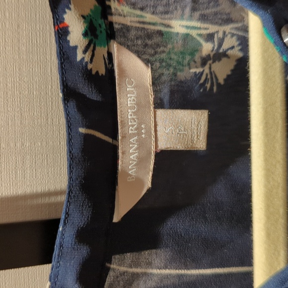 Banana Republic Navy Blouse - Picture 3 of 4